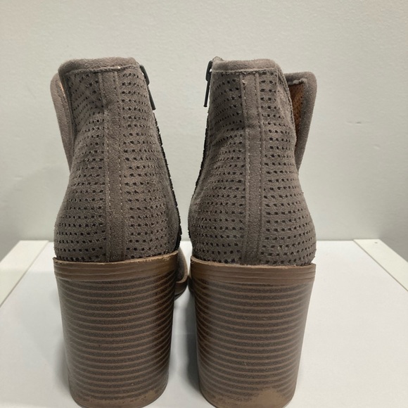 Coconuts by Matisse Taupe Brown Bootie size 10 - Picture 3 of 6